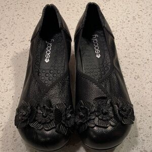 Socofy Women's Black Floral slip one